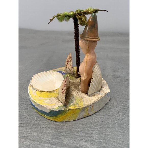 Vintage Kitsch Beach Scene With Shells & Figurine - Picture 2 of 8